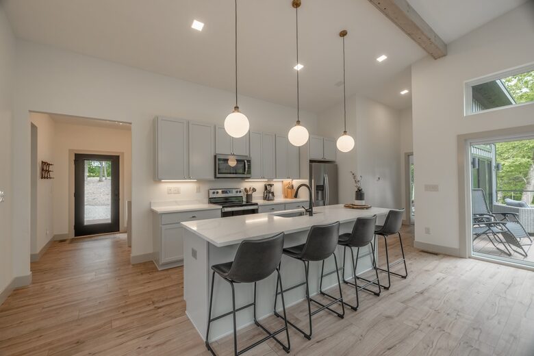 The Curated Treehouse | Private Hot Tub with Trail & Resort Access - Innsbrook, Missouri