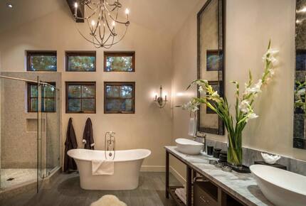 A Refined Tahoe Escape on the Fairway - Truckee, California