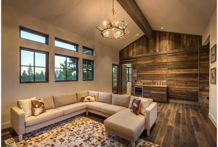 A Refined Tahoe Escape on the Fairway - Truckee, California