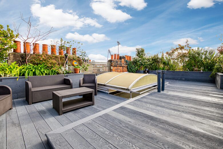 Elegant South Kensington Escape Above the Gardens - London, United Kingdom