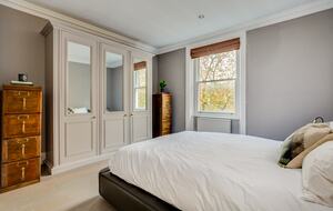 Elegant South Kensington Escape Above the Gardens - London, United Kingdom