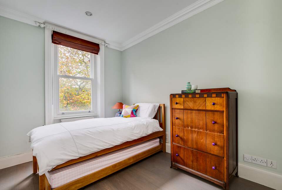 Elegant South Kensington Escape Above the Gardens - London, United Kingdom