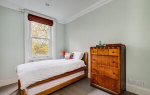 Elegant South Kensington Escape Above the Gardens - London, United Kingdom