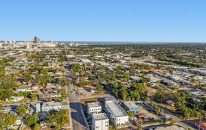 Warehouse Arts District Industrial Chic Townhome - St. Petersburg, Florida
