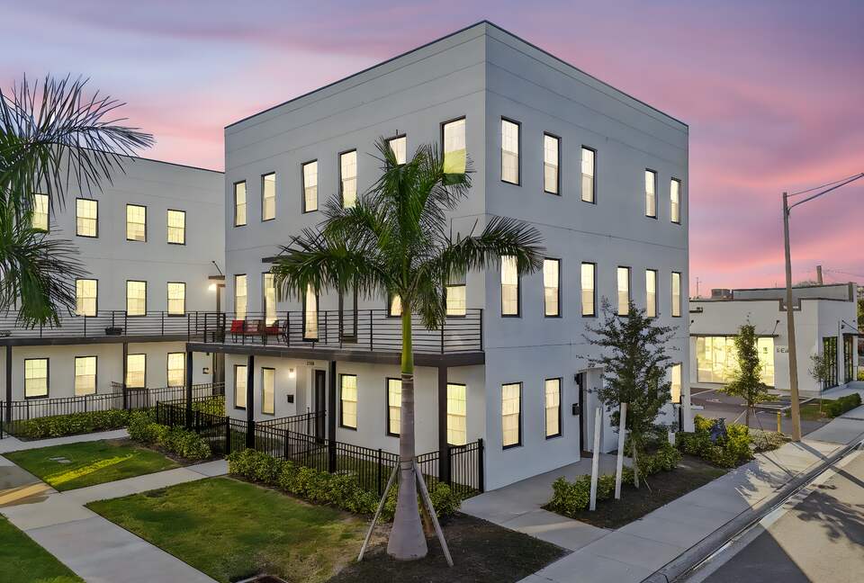 Warehouse Arts District Industrial Chic Townhome - St. Petersburg, Florida