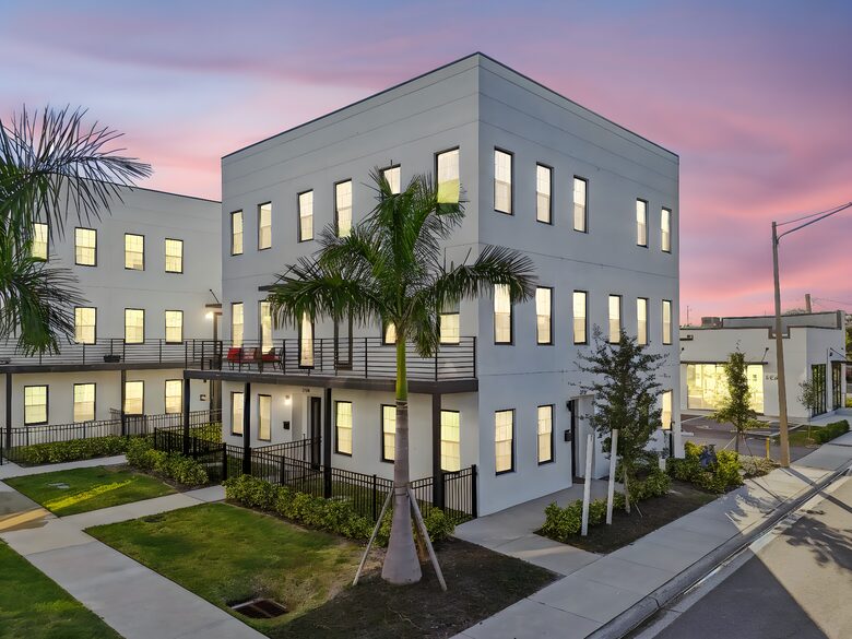 Warehouse Arts District Industrial Chic Townhome - St. Petersburg, Florida