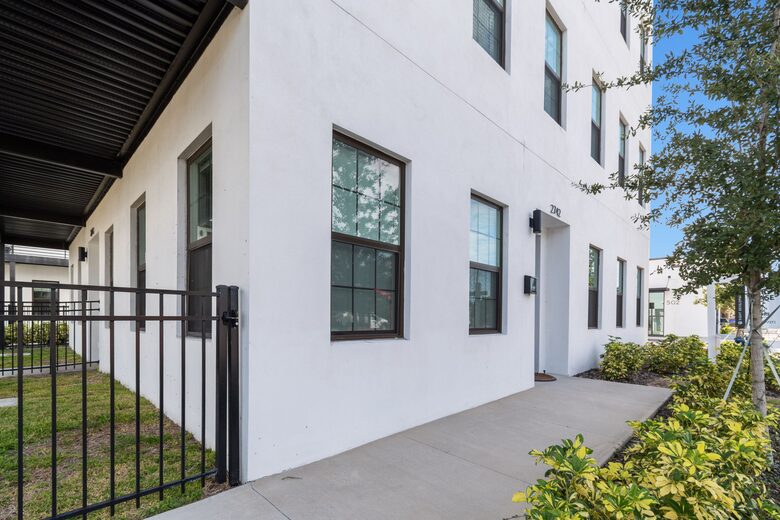 Warehouse Arts District Industrial Chic Townhome - St. Petersburg, Florida