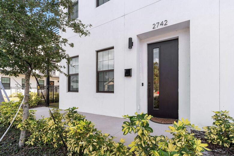 Warehouse Arts District Industrial Chic Townhome - St. Petersburg, Florida