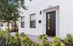 Warehouse Arts District Industrial Chic Townhome - St. Petersburg, Florida
