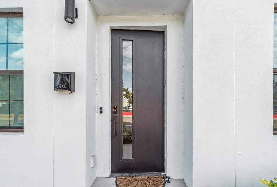 Warehouse Arts District Industrial Chic Townhome - St. Petersburg, Florida