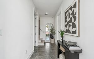 Warehouse Arts District Industrial Chic Townhome - St. Petersburg, Florida