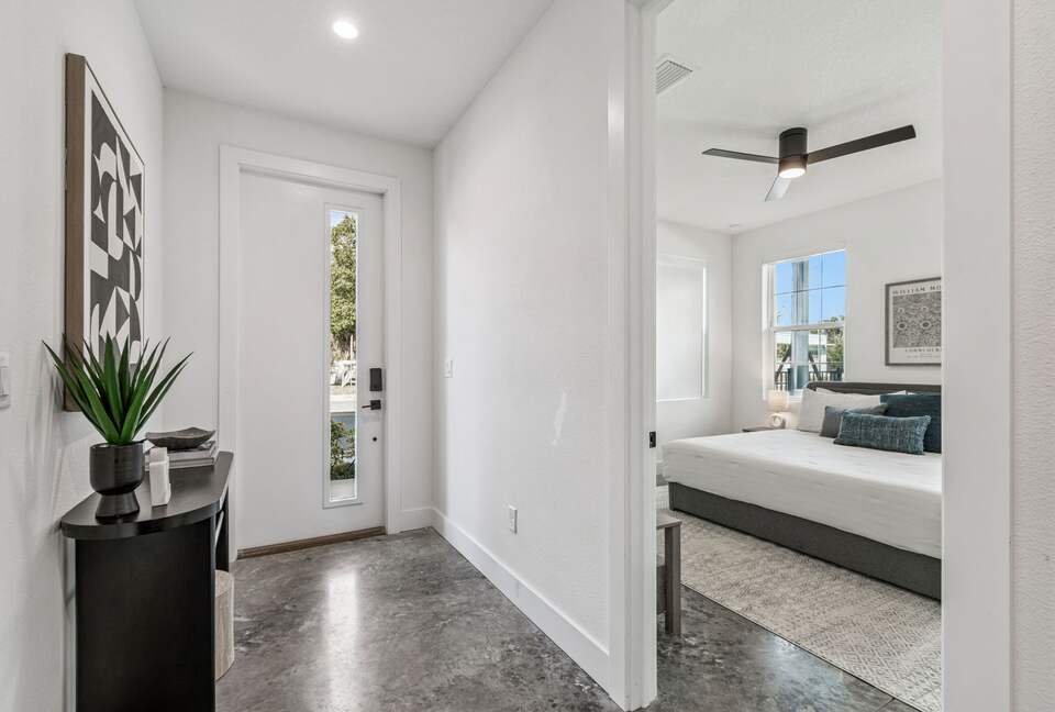 Warehouse Arts District Industrial Chic Townhome - St. Petersburg, Florida