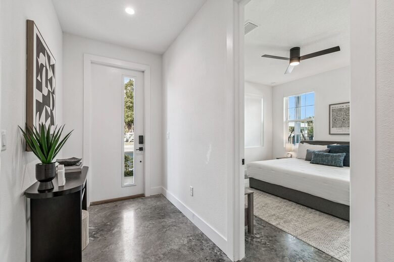 Warehouse Arts District Industrial Chic Townhome - St. Petersburg, Florida