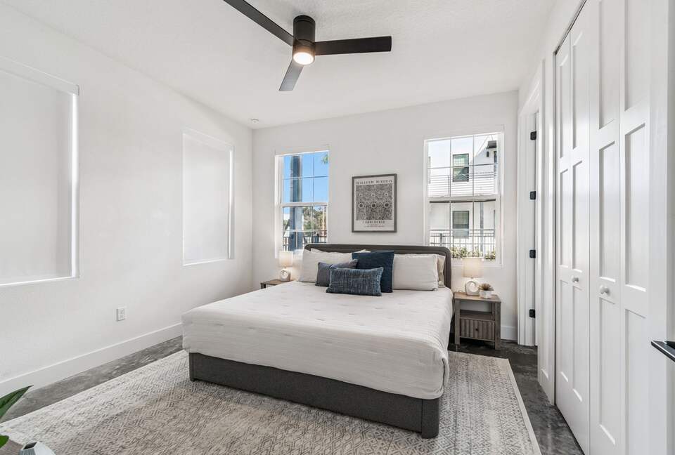 Warehouse Arts District Industrial Chic Townhome - St. Petersburg, Florida