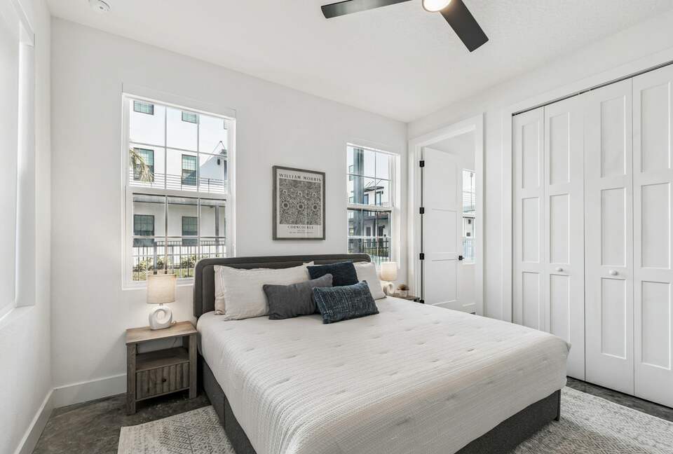 Warehouse Arts District Industrial Chic Townhome - St. Petersburg, Florida