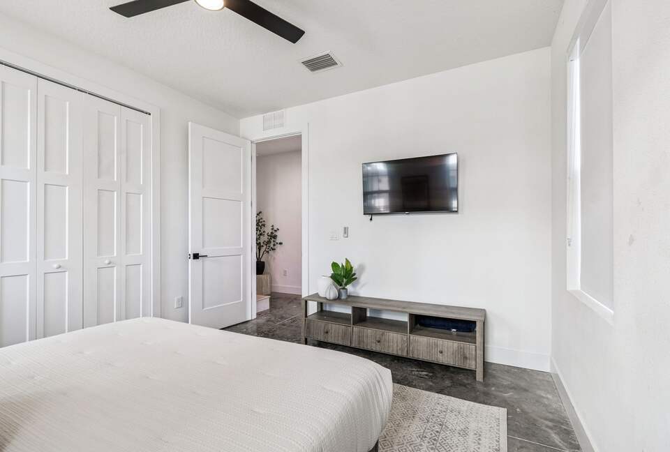 Warehouse Arts District Industrial Chic Townhome - St. Petersburg, Florida