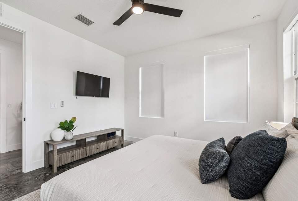 Warehouse Arts District Industrial Chic Townhome - St. Petersburg, Florida