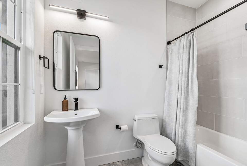 Warehouse Arts District Industrial Chic Townhome - St. Petersburg, Florida