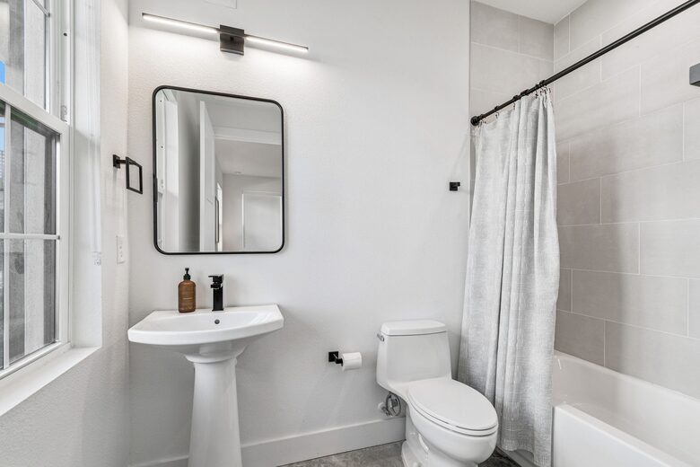 Warehouse Arts District Industrial Chic Townhome - St. Petersburg, Florida