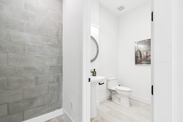 Warehouse Arts District Industrial Chic Townhome - St. Petersburg, Florida