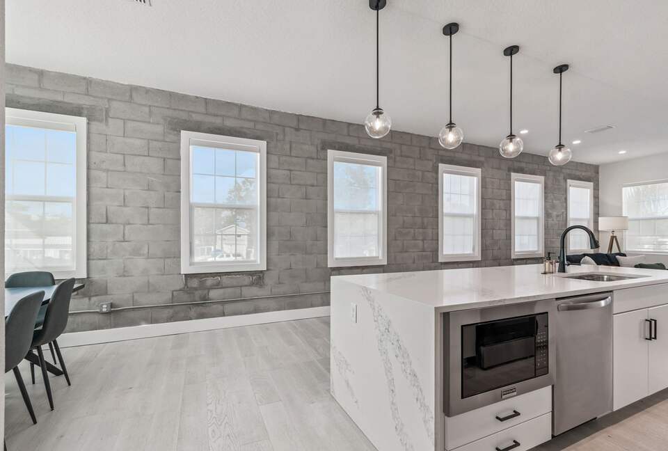 Warehouse Arts District Industrial Chic Townhome - St. Petersburg, Florida