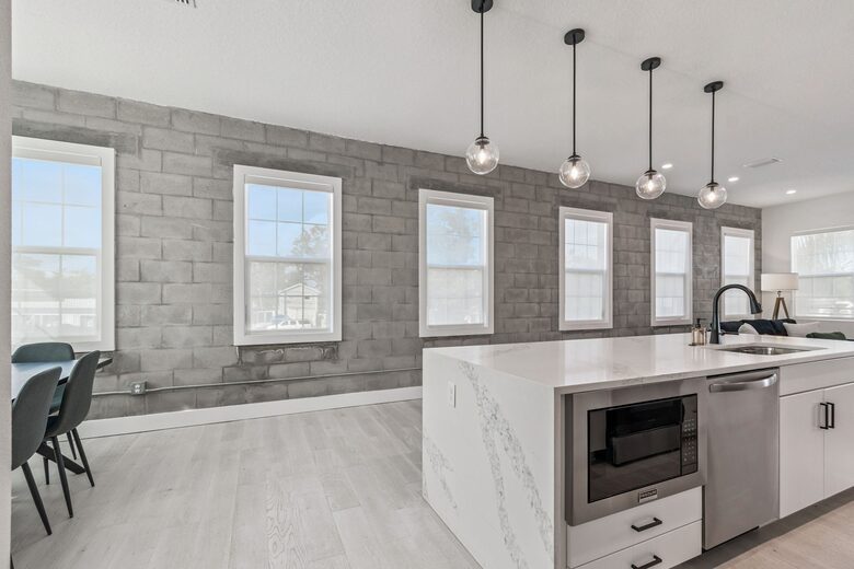 Warehouse Arts District Industrial Chic Townhome - St. Petersburg, Florida