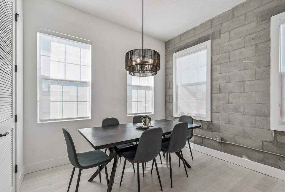 Warehouse Arts District Industrial Chic Townhome - St. Petersburg, Florida