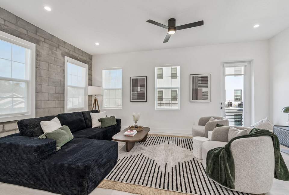 Warehouse Arts District Industrial Chic Townhome - St. Petersburg, Florida