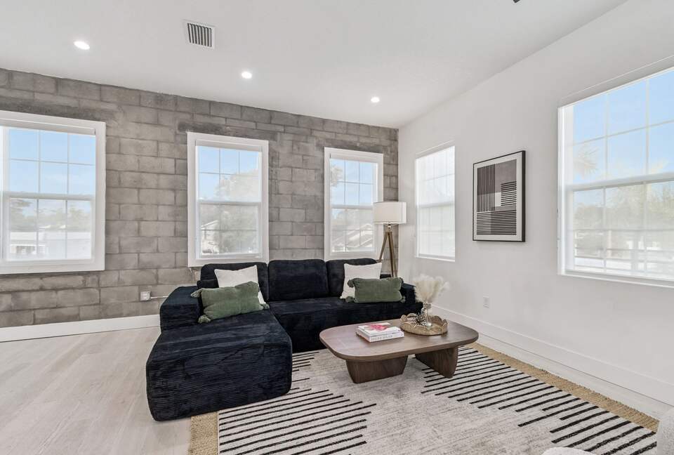 Warehouse Arts District Industrial Chic Townhome - St. Petersburg, Florida