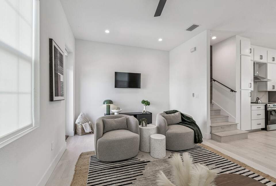 Warehouse Arts District Industrial Chic Townhome - St. Petersburg, Florida