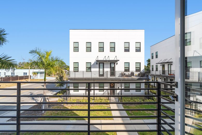 Warehouse Arts District Industrial Chic Townhome - St. Petersburg, Florida