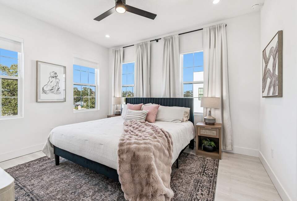 Warehouse Arts District Industrial Chic Townhome - St. Petersburg, Florida