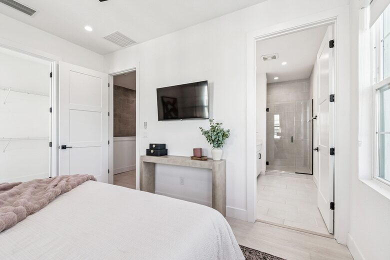 Warehouse Arts District Industrial Chic Townhome - St. Petersburg, Florida