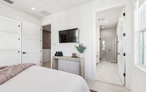 Warehouse Arts District Industrial Chic Townhome - St. Petersburg, Florida