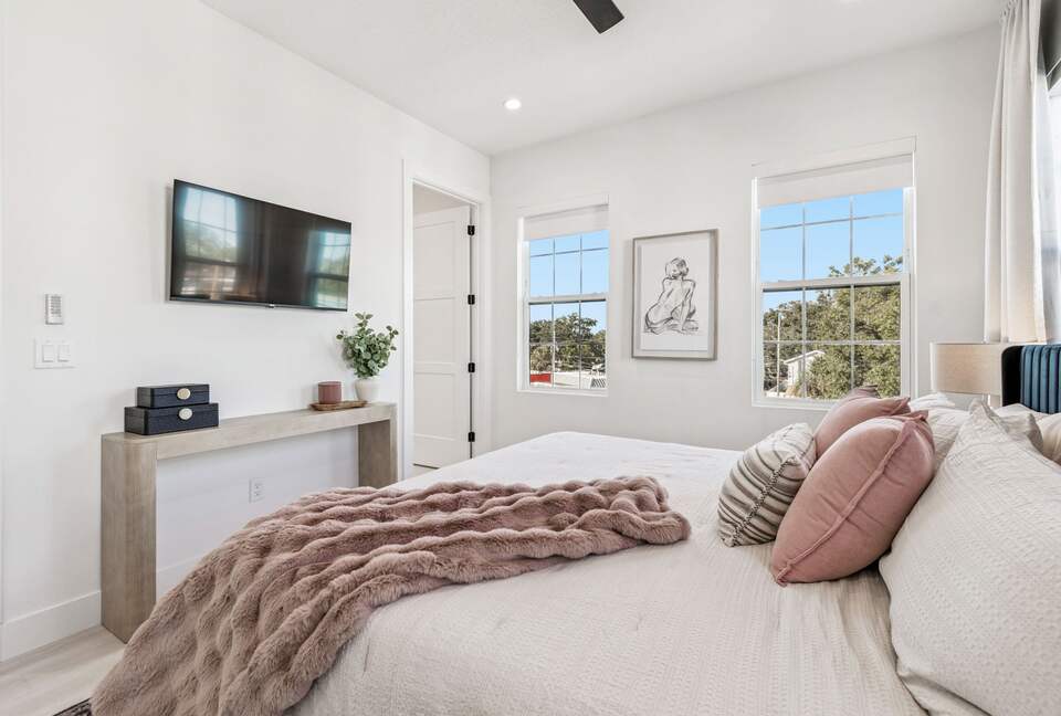 Warehouse Arts District Industrial Chic Townhome - St. Petersburg, Florida