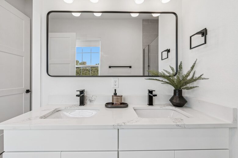 Warehouse Arts District Industrial Chic Townhome - St. Petersburg, Florida