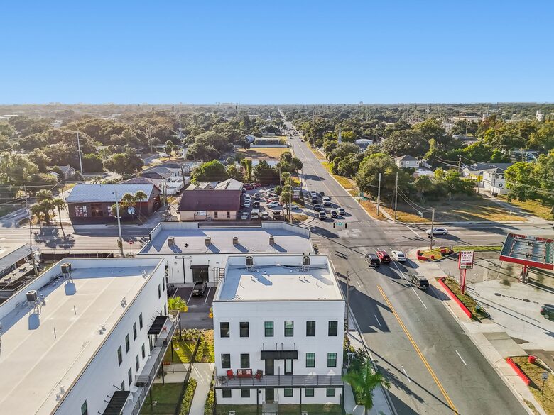 Warehouse Arts District Industrial Chic Townhome - St. Petersburg, Florida