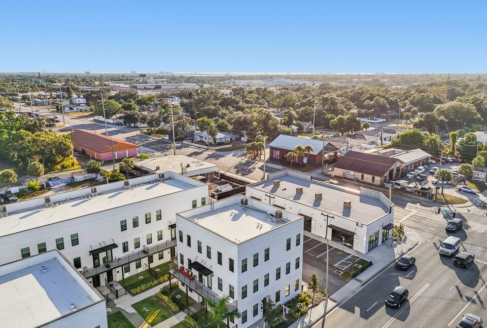 Warehouse Arts District Industrial Chic Townhome - St. Petersburg, Florida