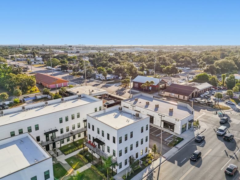 Warehouse Arts District Industrial Chic Townhome - St. Petersburg, Florida
