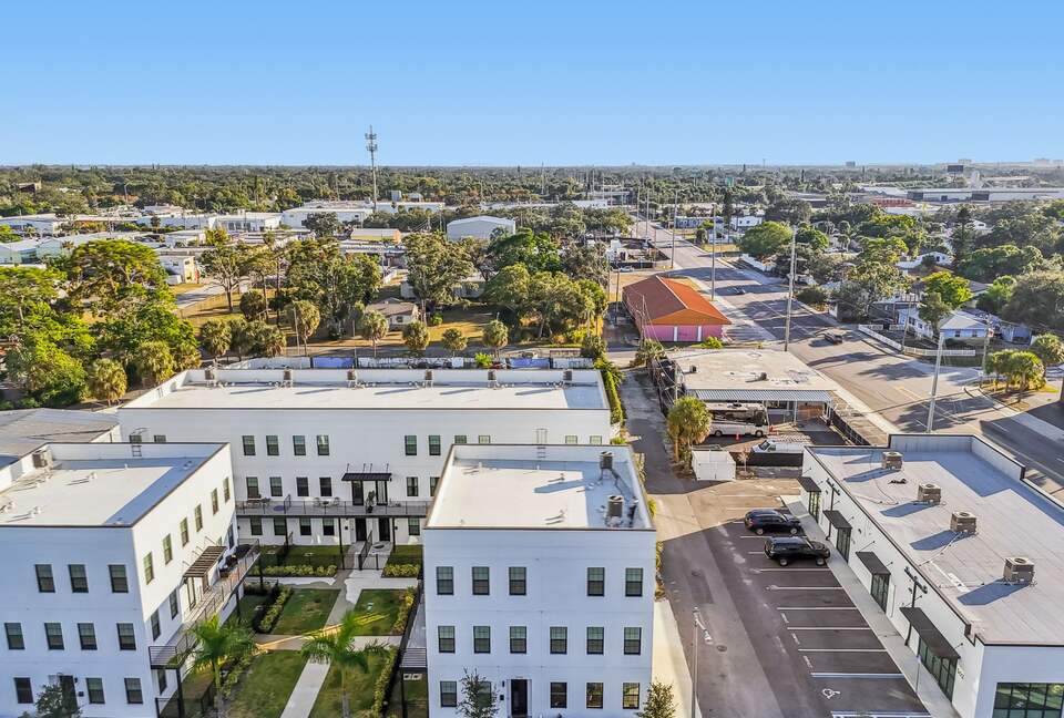 Warehouse Arts District Industrial Chic Townhome - St. Petersburg, Florida