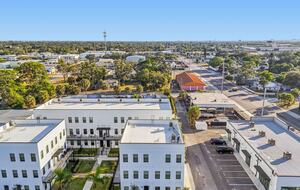 Warehouse Arts District Industrial Chic Townhome - St. Petersburg, Florida