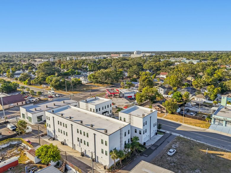 Warehouse Arts District Industrial Chic Townhome - St. Petersburg, Florida