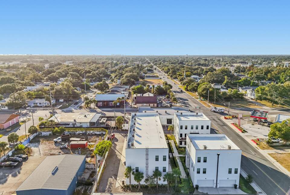 Warehouse Arts District Industrial Chic Townhome - St. Petersburg, Florida