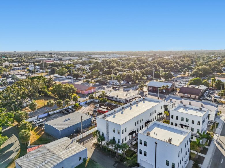 Warehouse Arts District Industrial Chic Townhome - St. Petersburg, Florida