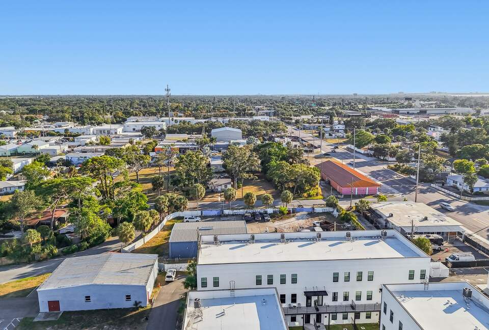 Warehouse Arts District Industrial Chic Townhome - St. Petersburg, Florida