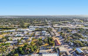 Warehouse Arts District Industrial Chic Townhome - St. Petersburg, Florida