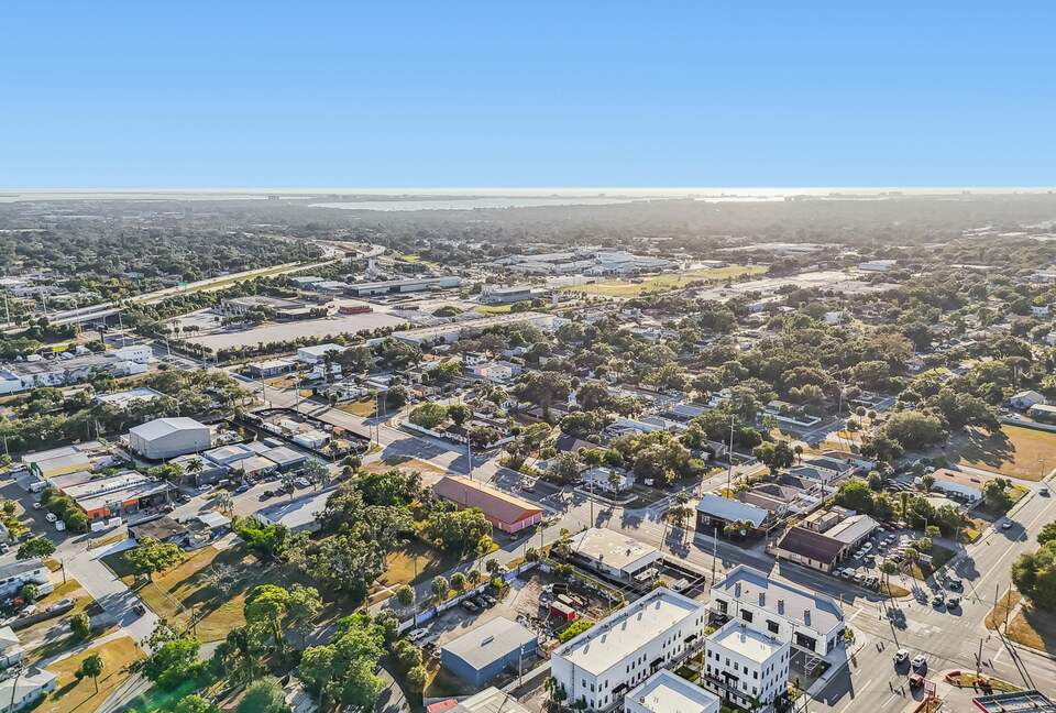 Warehouse Arts District Industrial Chic Townhome - St. Petersburg, Florida