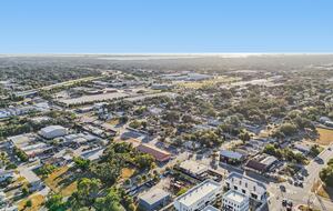 Warehouse Arts District Industrial Chic Townhome - St. Petersburg, Florida