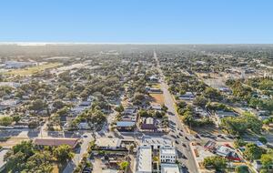Warehouse Arts District Industrial Chic Townhome - St. Petersburg, Florida
