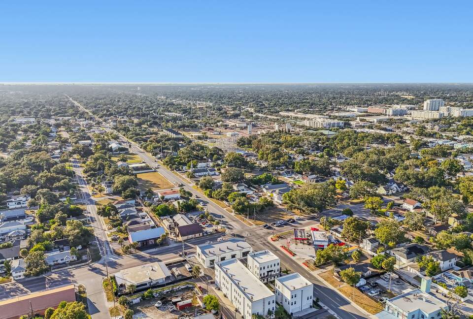 Warehouse Arts District Industrial Chic Townhome - St. Petersburg, Florida